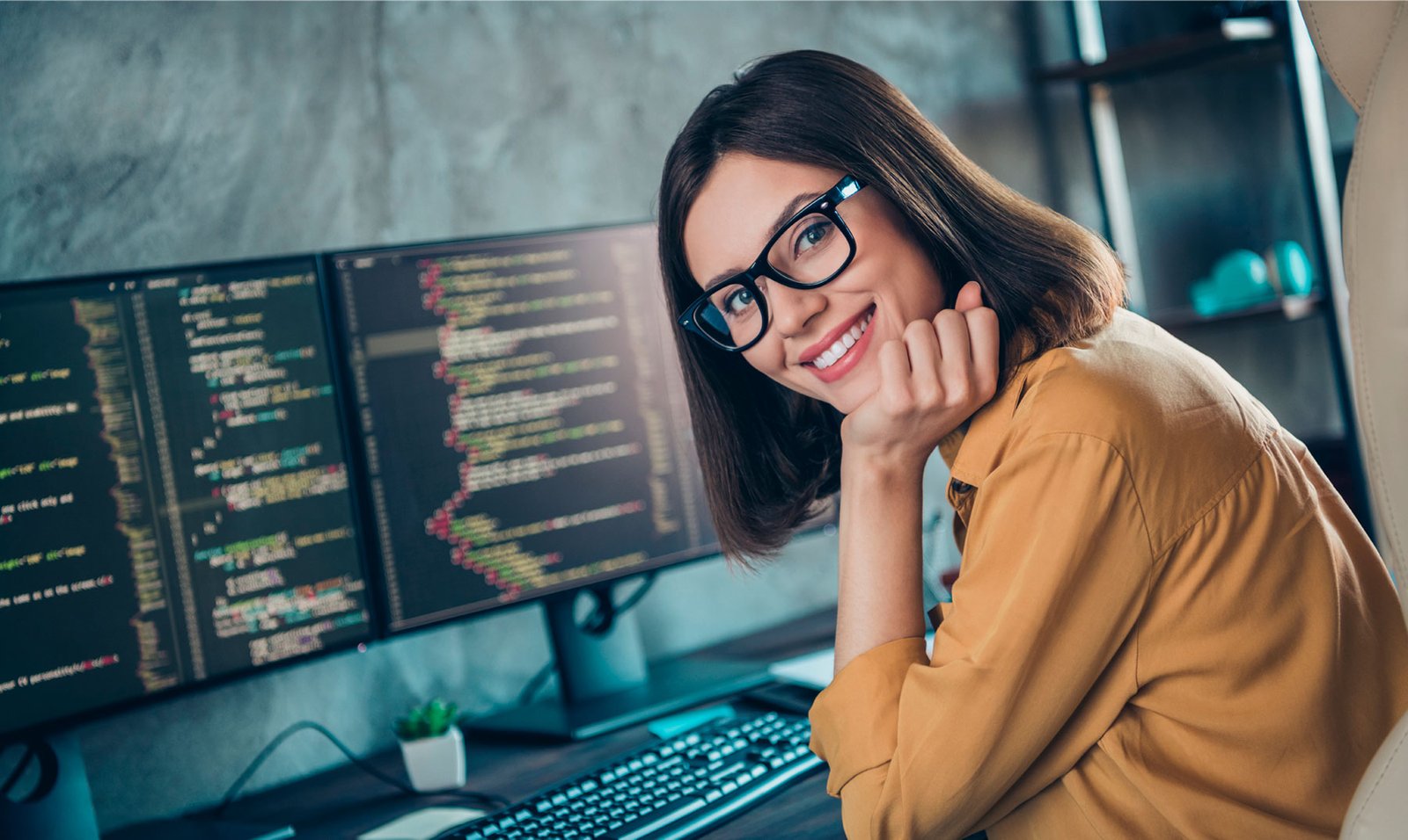 Equipo CLAGGORSYSTEMS trabajando en consultoría tecnológica